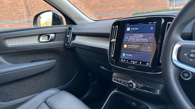 Volvo XC40 2.0 B3P Plus Dark 5dr Auto Petrol Estate